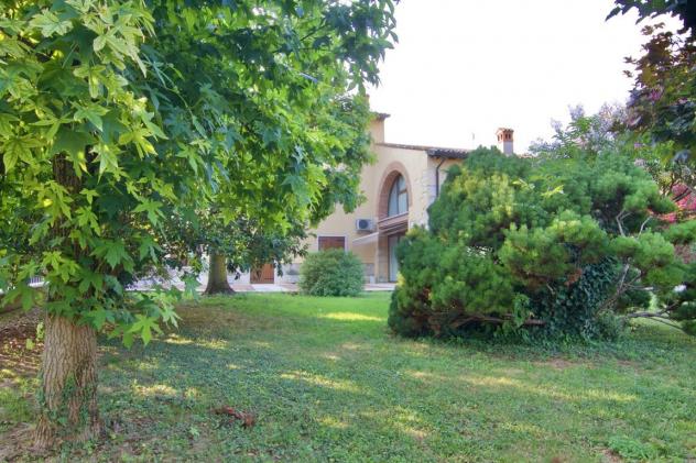 Villa con giardino in zona collinare nelle vicinanze di Soave. - Foto 4