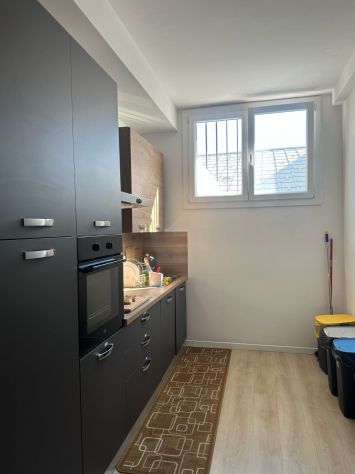 DISPONIBILE DA SUBITO SINGOLA ARREDATA CON BAGNO PRIVATO IN V.SAFFI ANGOLO V.VEN