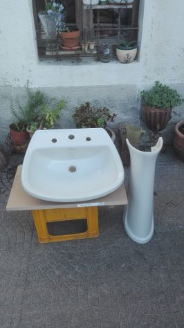 Lavandino e colonna Ideal Standard