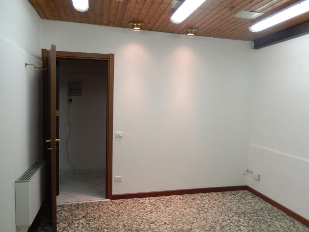LOCALE COMMERCIALE MM1 VILLA SAN GIOVANNI, STAZIONE FERROVIARIA MI GRECO-PIRELLI