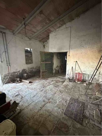 CASALE CON 1600 MQ DI TERRENO - Foto 10
