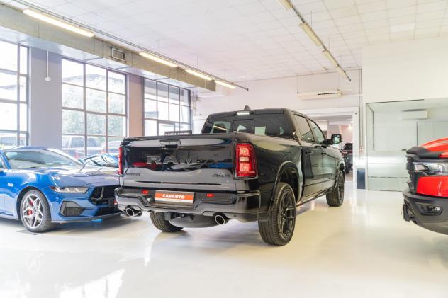 Dodge RAM NUOVO RAM 2025 LARAMIE NIGHT PREMIUM 3.0L Twin-Turbo 420CV. - Foto 4