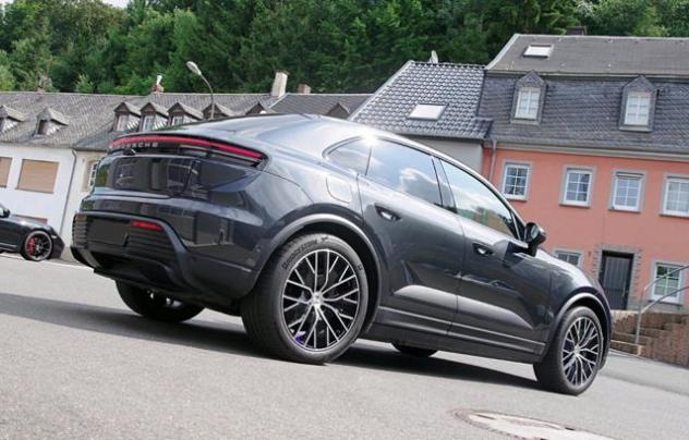 PORSCHE Macan Ev 265KW (360HP) rif. 22733683 - Foto 3