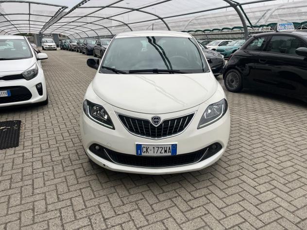 Lancia Ypsilon 1.0 FireFly 70cv S&S Hybrid GOLD - Foto 2