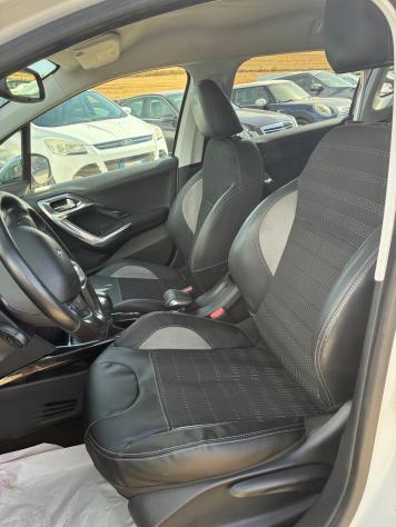 Peugeot 2008 BlueHDi 100 S&S Black Matt - Foto 10