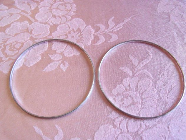 Braccialetti e porta chiavi in argento. - Foto 2