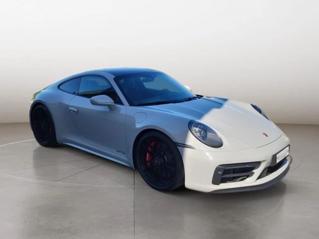 PORSCHE 911 CARRERA 4 GTS