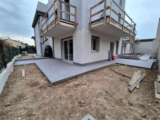 V005438 - VILLA ANGOLARE DI NUOVA COSTRUZIONE CON GIARDINO - Foto 2