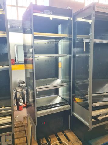 colonna frigo per esposizione bevande usata