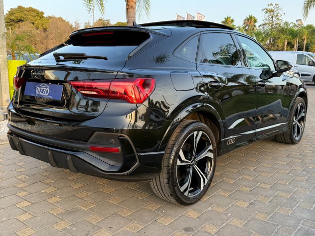 AUDI Q3 35TDI 150CV S-LINE EXCLUSIVE TETTO APRIBILE MATRIX IDENTITY BLACK - Foto 2