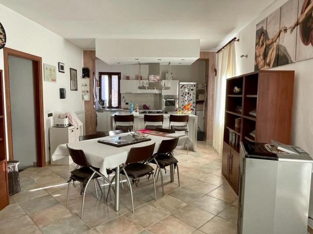 gl139/A - APPARTAMENTO INDIPENDENTE DI 3 LOCALI + DOPPI SERVIZI + SOLAIO MANSARDABILE + BOX - Foto 2