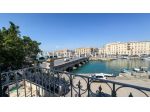 Ortigia Fronte Darsena, Dimora Nobiliare con Vista Mare e 6 Balconi