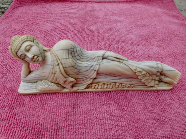 Scultura antica 800 in avorio di Buddha sdraiato
