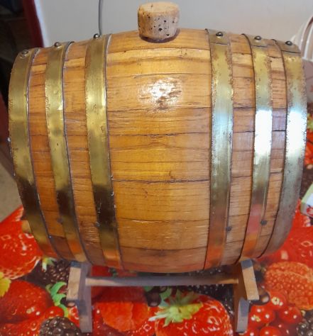 botticella in legno con basamento cm.22x27x10