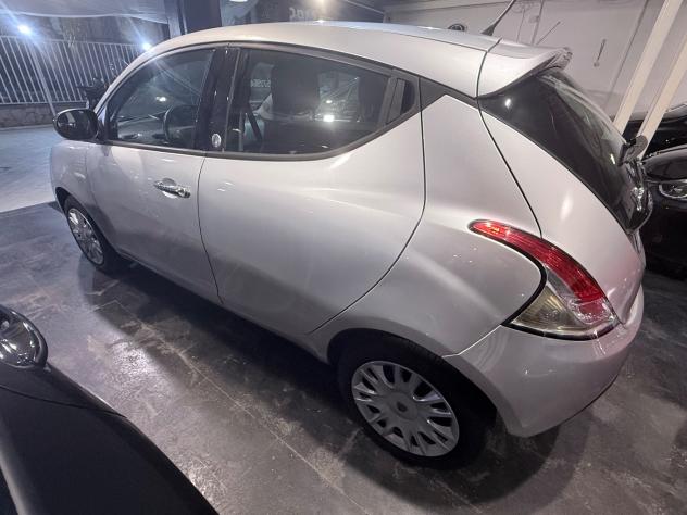 Lancia Ypsilon 1.2 69 CV 5 porte GPL Ecochic Gold - Foto 8