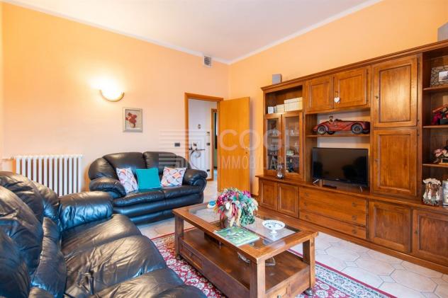 Elegante appartamento indipendente con giardino privato e ampio garage - Foto 8