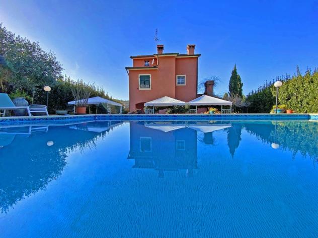 Villa in vendita a Sarzana