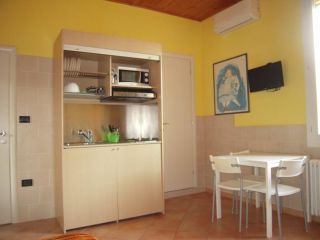 Via Asiago 21 (B4)