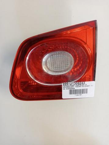 FANALE POST. PARTE INT. D. 999-U1306243 Parti elettriche  Fanaleria  Fanali  Fanale int. post. d VOLKSWAGEN - TIGUAN - 01-10-2007 - 01-07-2011