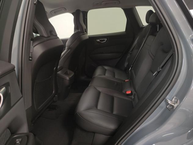 Volvo XC60 B4 197cv MHEV auto Core Pelle Telecamera Cerchi19 - Foto 7