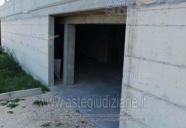 IMMOBILI-IMMOBILE COMMERCIALE-Via Martiri Ungheresi, 18, 65019 Pianella PE, Italia
