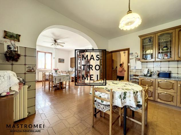 CASA INDIPENDENTE di 9 vani e di 300 mq (ALTOPASCIO) rif. 3404 - Foto 19