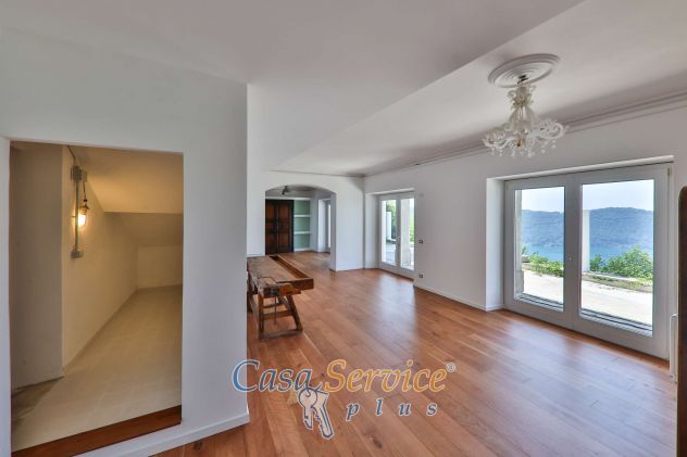 Splendida villa con vista sul lago a Castel Gandolfo - Foto 2