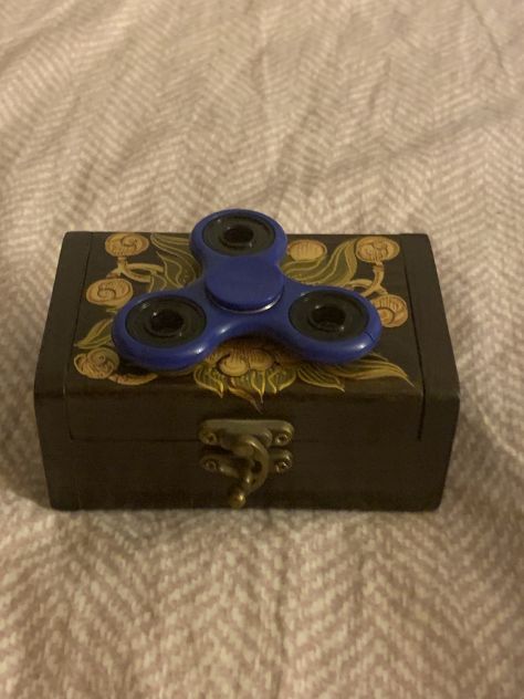 UN GIOCO RUOTANTE ANTI STRESS:FIDGET SPINNER PER TUTTE LE ETÀ TASCABILE IDEALE I - Foto 4