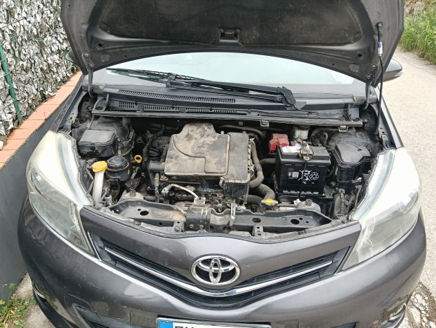 yaris 1000 lounge 2014 - Foto 7