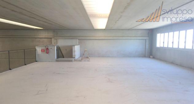 CAPANNONE DI RECENTE COSTRUZIONE IN VENDITA A CAMBIAGO - Foto 15
