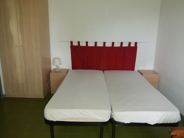 Camera USO SINGOLO -BAGNO PRIVATO e LOGGIA PRIVATA vicinissimo MAXIMO/EUR