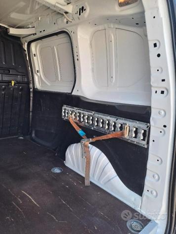 Opel combo 2020 attrezzato 3 posti - Foto 9