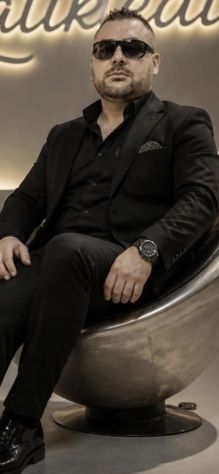 😍Claudio 35 anni 💋 bell ragazzo 😍educato e pulito Tel:3318235220