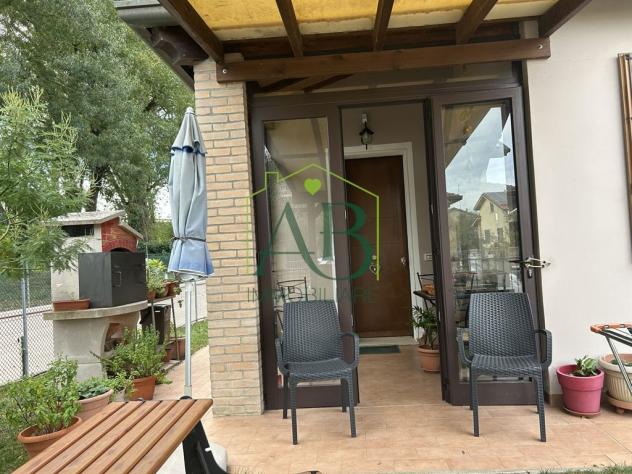 Villetta ad angolo con giardino - Foto 6