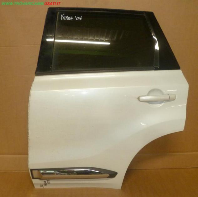 PORTA POST. S. BIANCA VTR SCURO C/ALZ. E SERR. CON MOD.CROMATA  Carrozzeria  Lamierati esterni  Porte  Porta post. sx. SUZUKI - VITARA - 01-04-2015 -