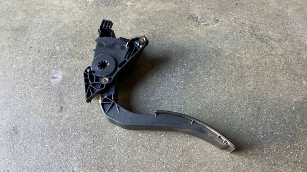 Pedale acceleratore Renault Clio 4 1.5DCI del 2018 (180029347R - Foto 2