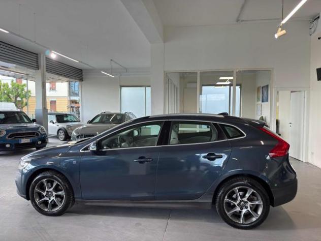 VOLVO V40 Cross Country D3 Geartronic Momentum rif. 23704094 - Foto 4