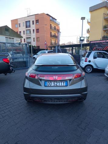 Honda Civic 1.8 i-VTEC 5p. Exclusive impianto GPL - Foto 5