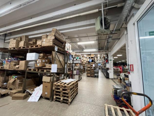 Immobile di 1500 m² con 3 locali in vendita a Brescia - Foto 5