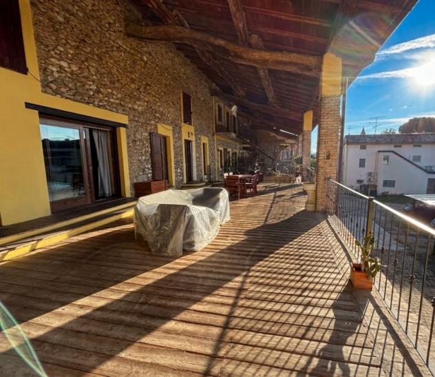 Affascinante Quadrilocale con Loggia e Potenziale per Nuove Unità Abitative - Foto 9
