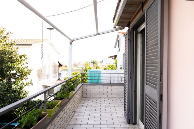 VILLA A SCHIERA SU DUE LIVELLI - Foto 4