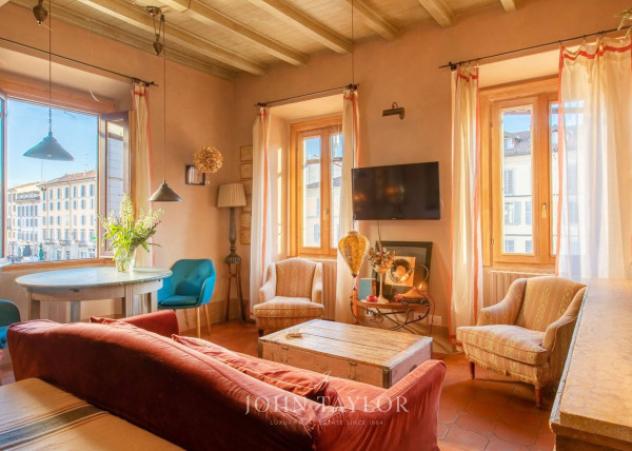 Appartamento di 70 m² con 5 locali in vendita a Milano