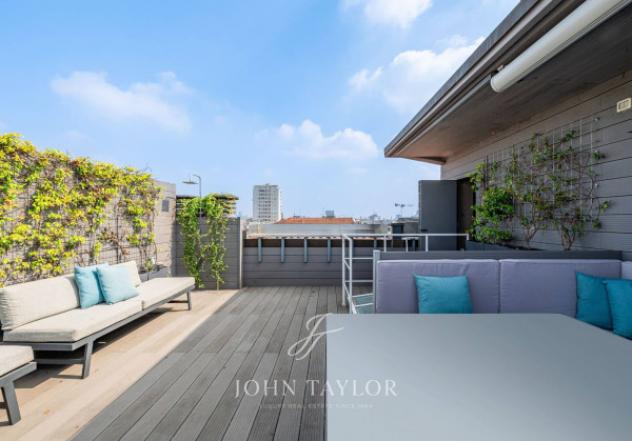 Attico / Mansarda di 145 m² con 5 locali in vendita a Milano - Foto 2