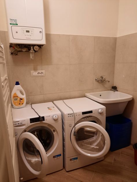 TRILO DI RECENTE RISTRUTBORGO FORNOVO PIANO SECONDO-TERMOAUTONOMO E CLIMATIZZATO - Foto 9