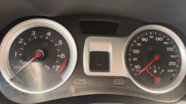 RENAULT CLIO 1.2 16V 75CV RIP CURL – EDIZIONE LIMITATA WRC - Foto 10