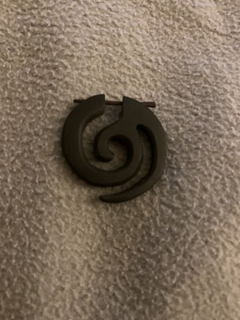 UN ORECCHINO FATTO A MANO IN LEGNO ETNICO PER INIZIARE LA DILATAZIONE LOBO - Foto 2