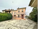 CASA INDIPENDENTE CON CORTILE TERRENO BOX E PORTICATI