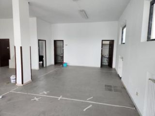 Struttura per uso commerciale in affitto a Ponticelli - Santa Maria a Monte &hellip;