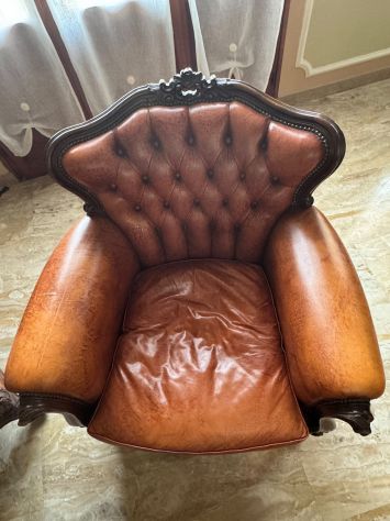 Divano con due poltrone in legno e pelle - Foto 4