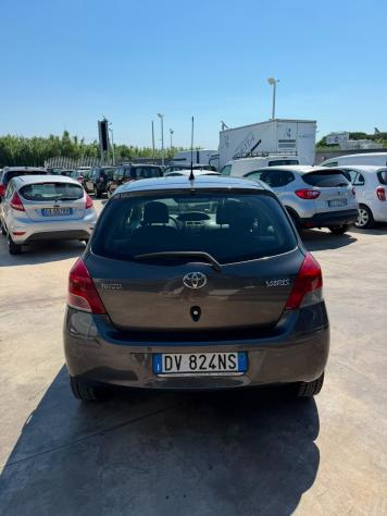 Toyota Yaris 1.0 5 porte Sol - Foto 4